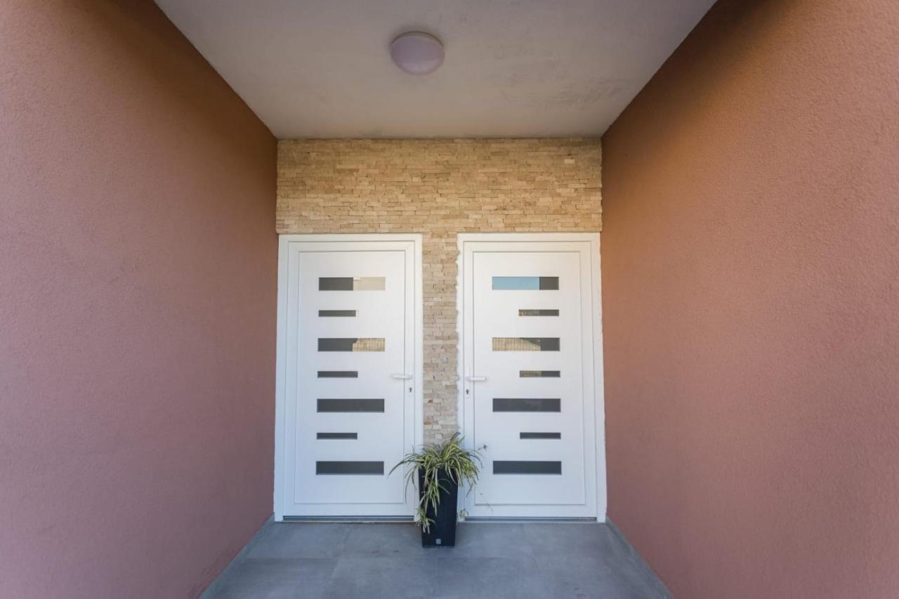 Bloom Apartment Split Exterior foto